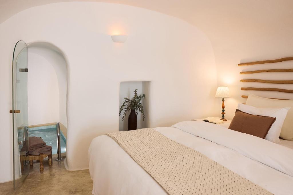 Iconic Santorini, a Boutique Cave Hotel by Sandglass - 19