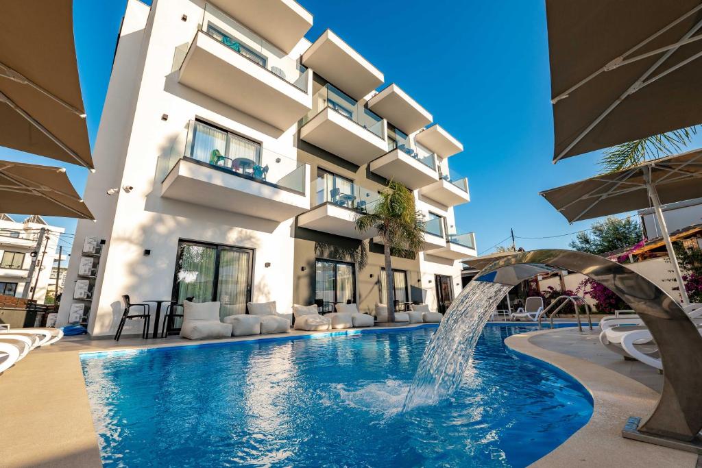 A piscina em ou perto de Absolute Hotel Ksamil