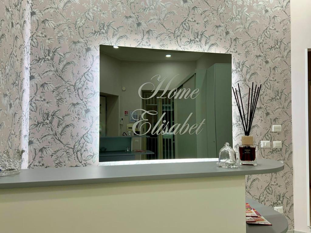 Home Elisabet