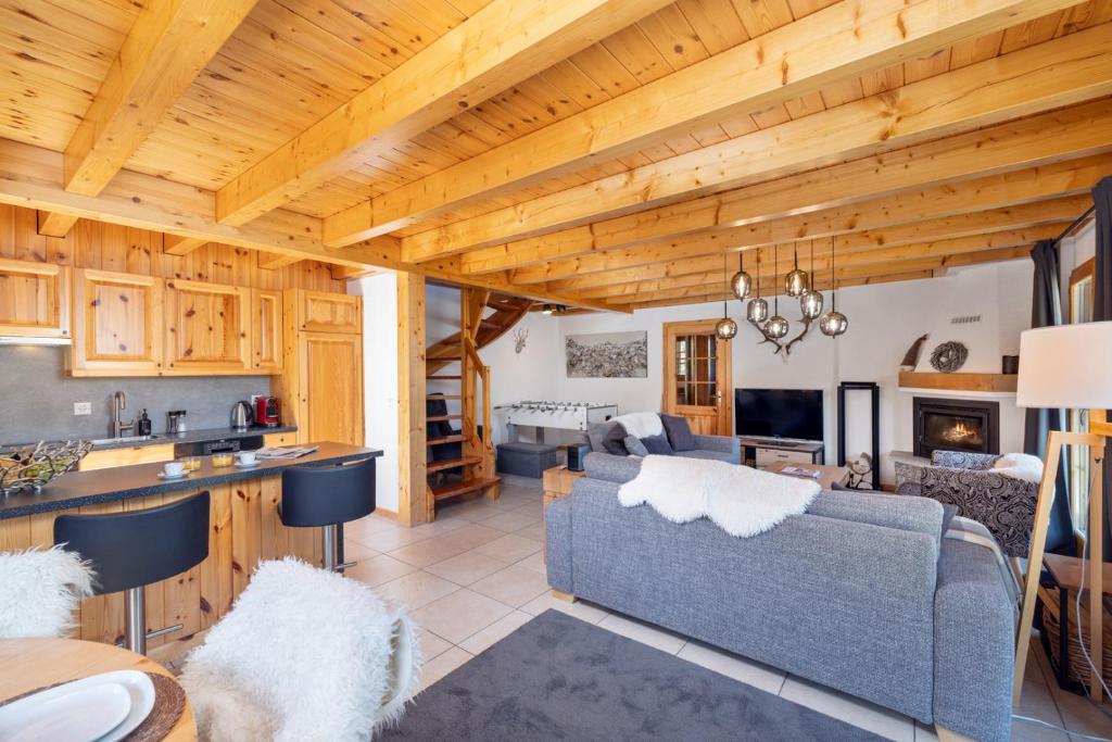 Chalet Belle Vue – Alpine Charm with a View to Remember的休息区