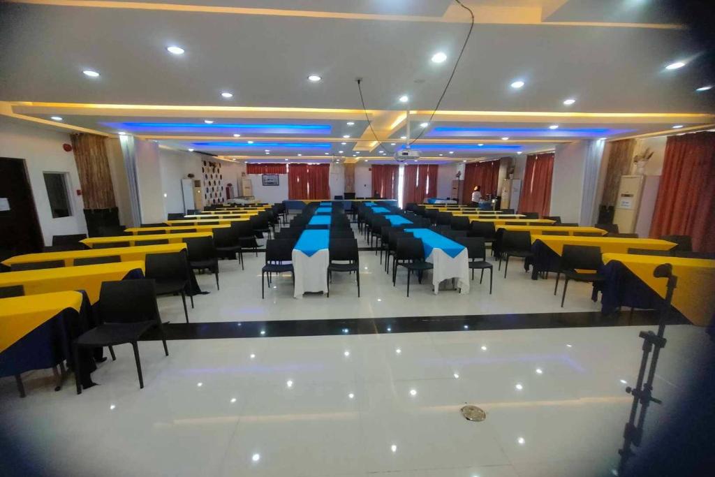 Bazén v ubytování OveMar Resort Hotel near Vigan nebo v jeho okolí