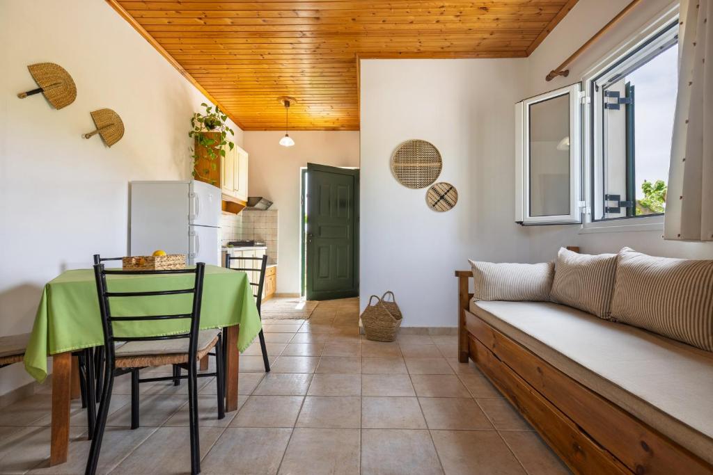 Posezení v ubytování Nemorosa Holiday Houses