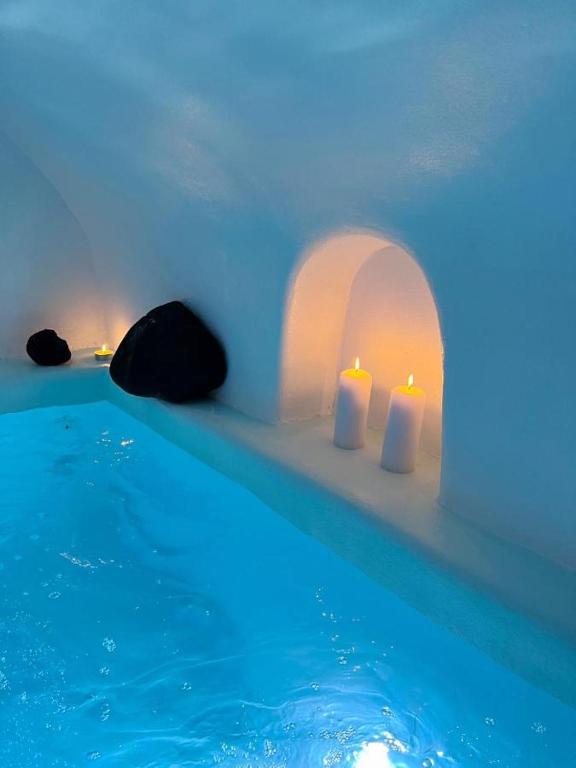 Bazén v ubytování Argy's Luxury Caves nebo v jeho okolí