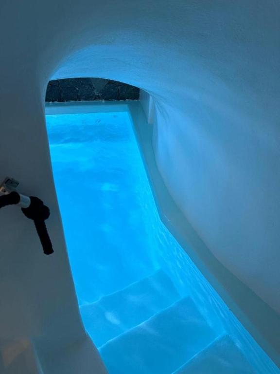 Bazén v ubytování Argy's Luxury Caves nebo v jeho okolí