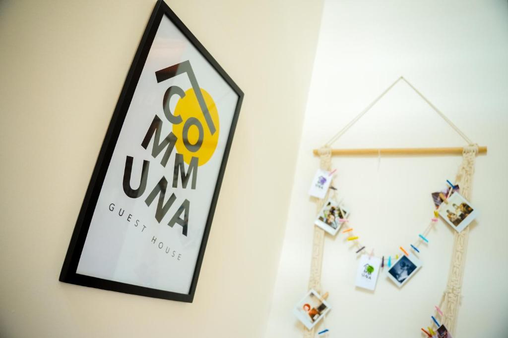 Certifikát, hodnocení, plakát nebo jiný dokument vystavený v ubytování Communa Guesthouse