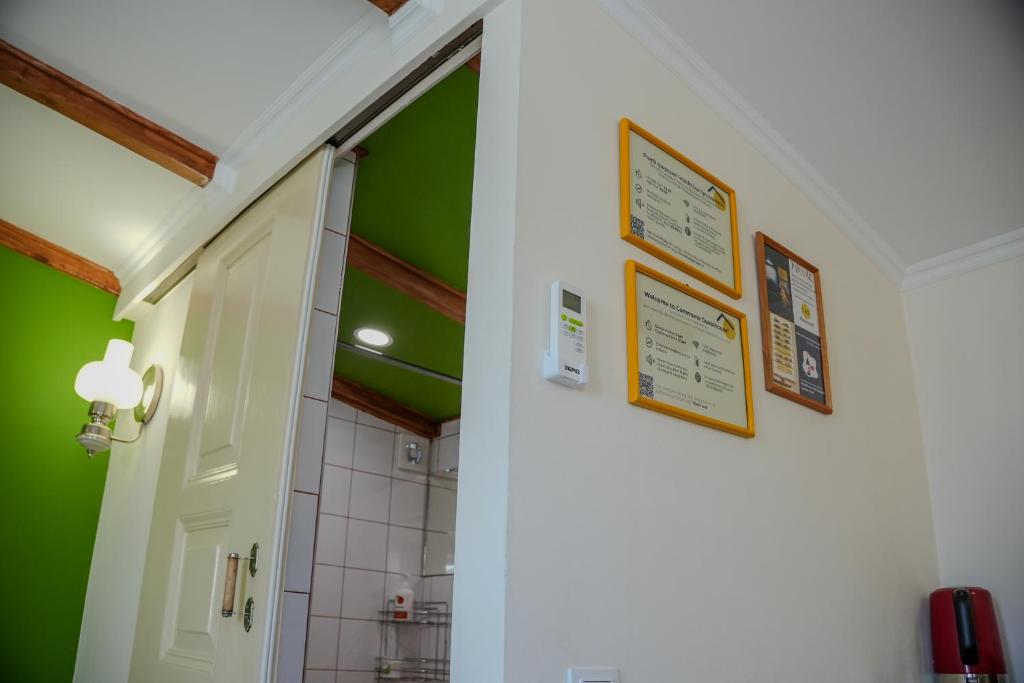 Koupelna v ubytování Communa Guesthouse