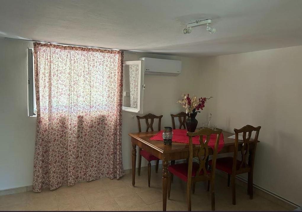 Fotografie z fotogalerie ubytování Tiny Comfort House v destinaci Kyllini