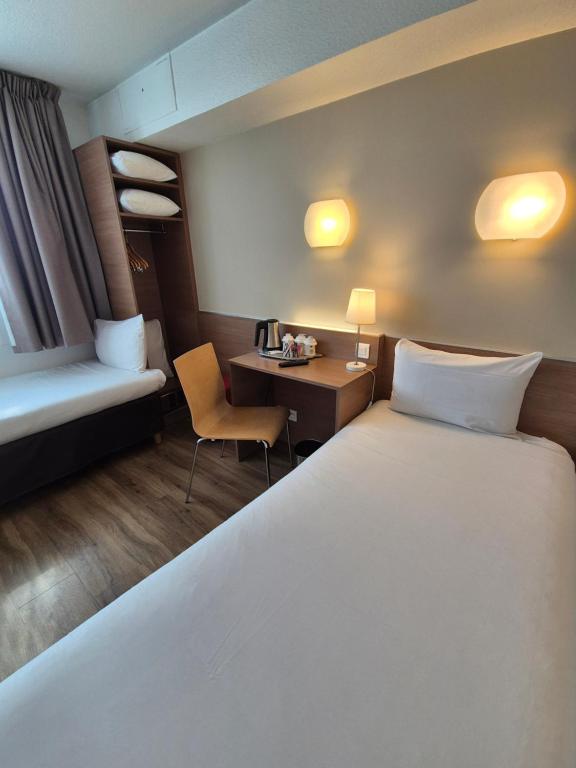 CAMPANILE PARIS 12 - Bercy Village - Resim 40