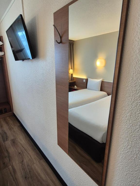 CAMPANILE PARIS 12 - Bercy Village - Resim 43