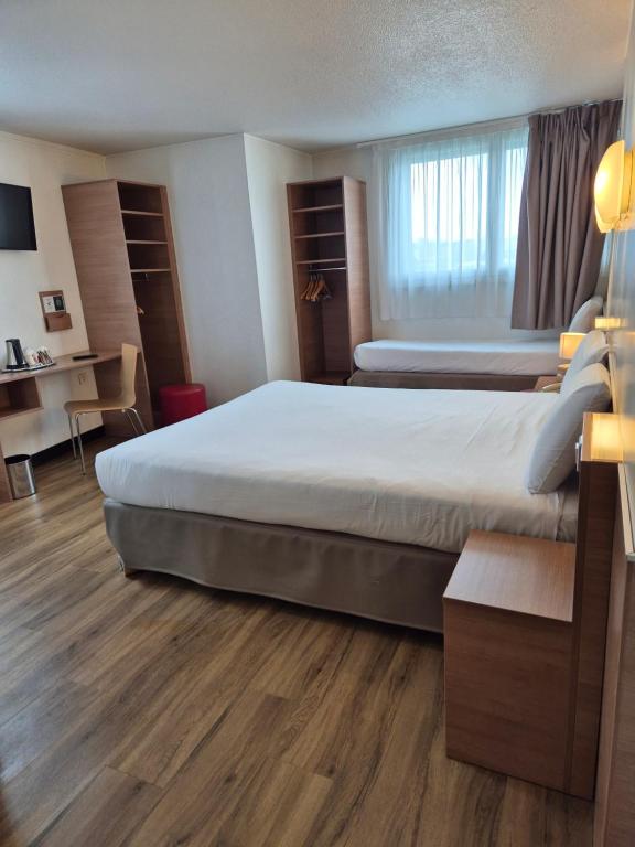 CAMPANILE PARIS 12 - Bercy Village - Resim 45