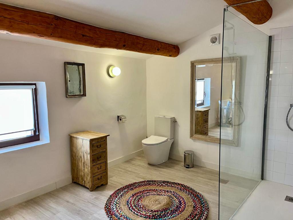 Koupelna v ubytování Suites de Bruoux