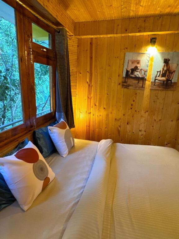 Een bed of bedden in een kamer bij Zoella