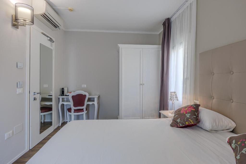 Hotel Degli Oleandri - 4