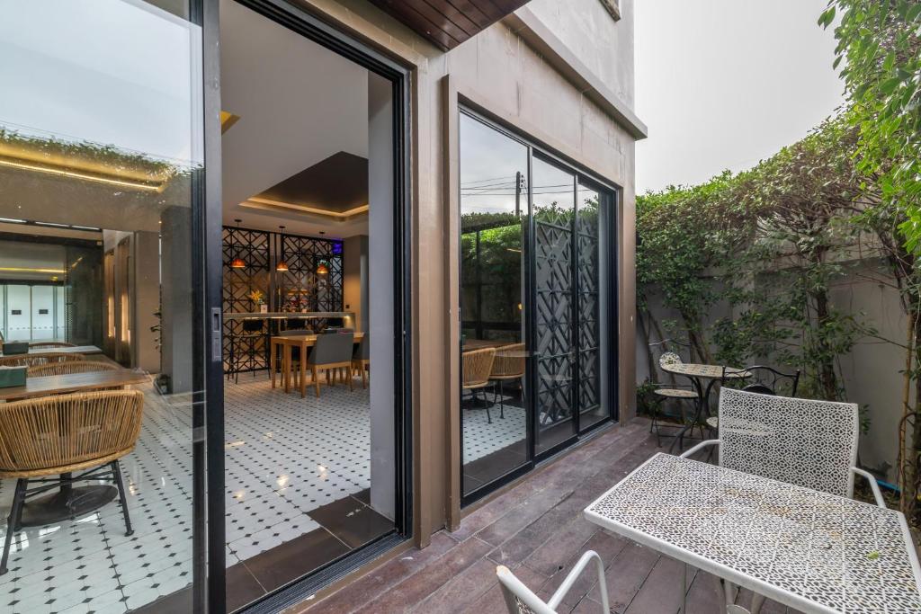 Antiya Hotel Phuket - Resim 33