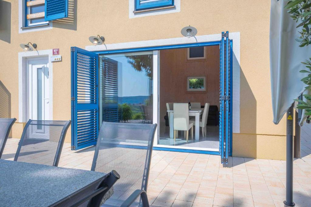 Patio nebo venkovní prostory v ubytování Vila Porto Olive - Private 4 Bedroom vila next to Piran & Portorož