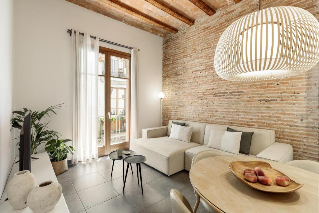 Ola Living MACBA - One-Bedroom Apartment