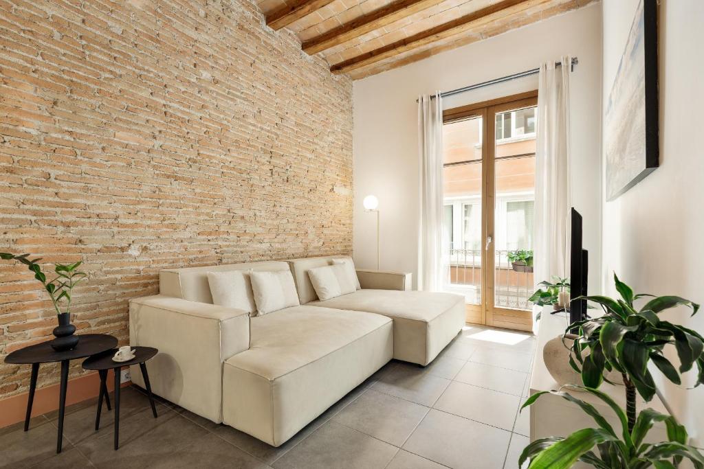 Ola Living MACBA - Two-Bedroom Apartment