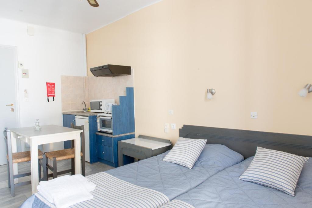 Emilia Hotel Apartments - 4