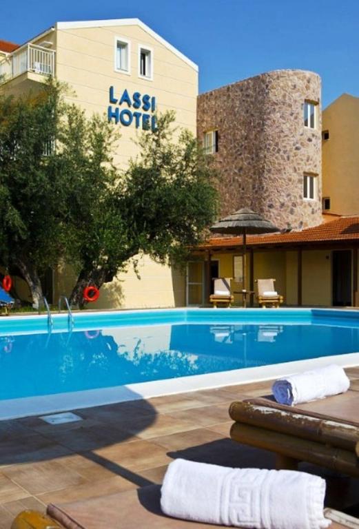 Bazén v ubytování Lassi Hotel nebo v jeho okolí