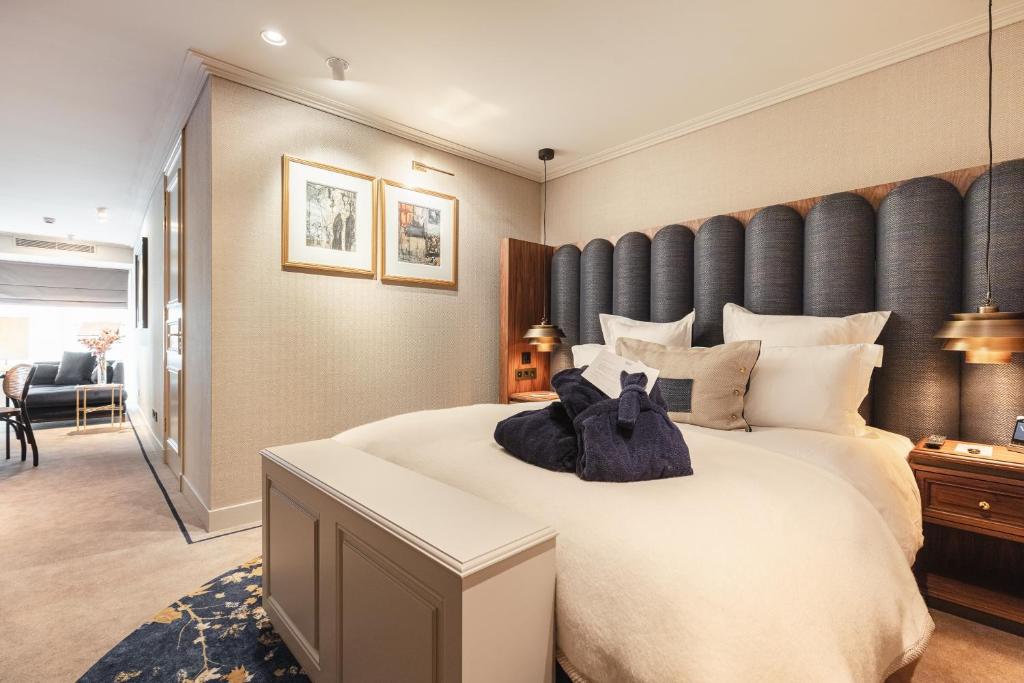 Hotel 717 - Resim 24