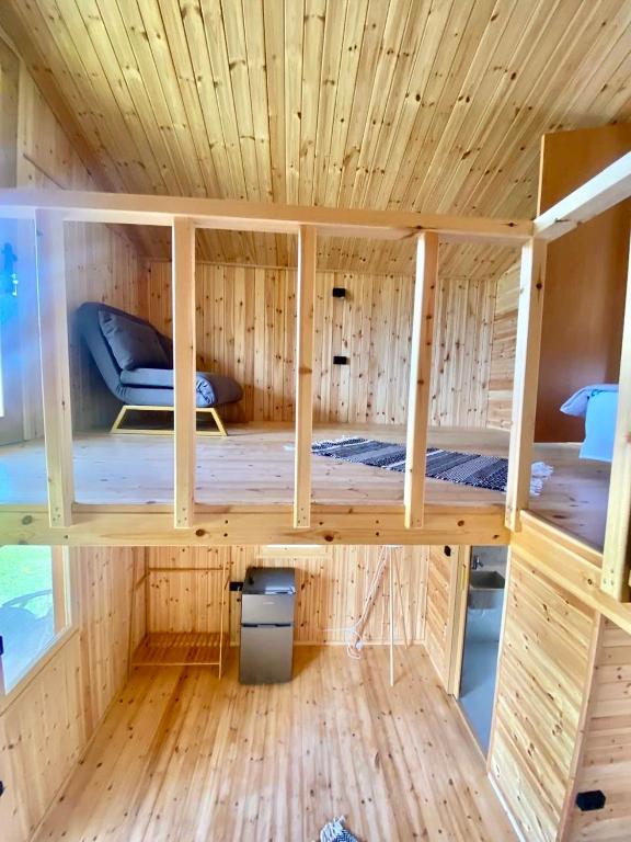 Postel nebo postele na pokoji v ubytování Nirikos Camping
