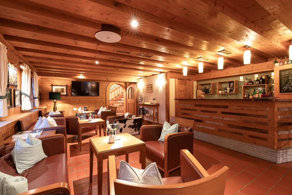 Romantik Hotel Die Gersberg Alm mit Panoramablick auf Salzburg - Resim 14