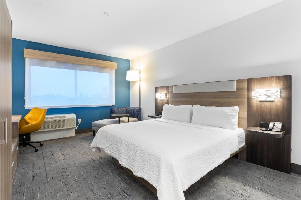 Holiday Inn Express & Suites Waco Downtown by IHG photo