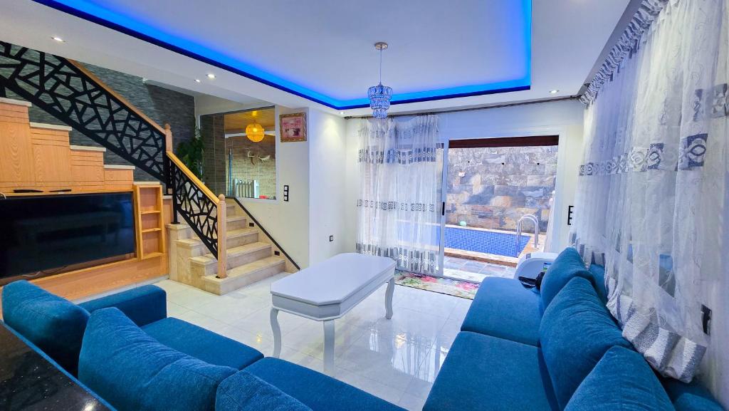 Istumisnurk majutusasutuses Luxury duplex with private pool - Sea view and Fast wifi