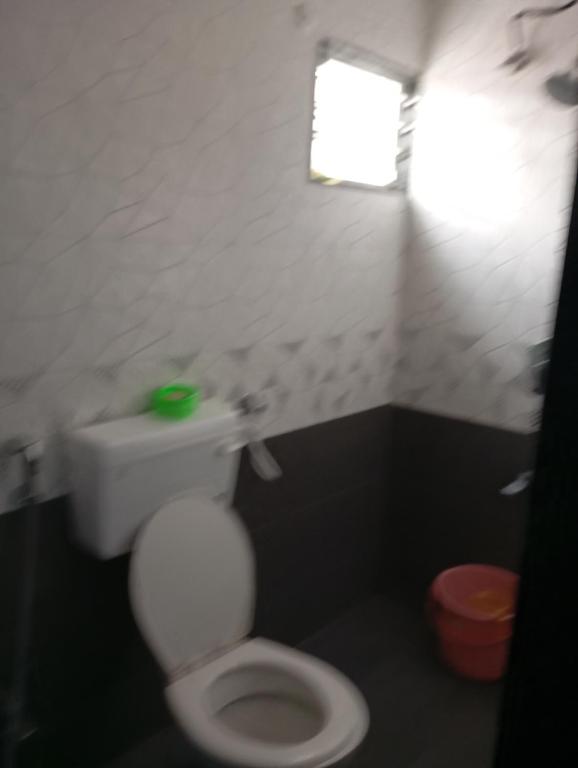 Koupelna v ubytování Pimple Saudagar 2bhk
