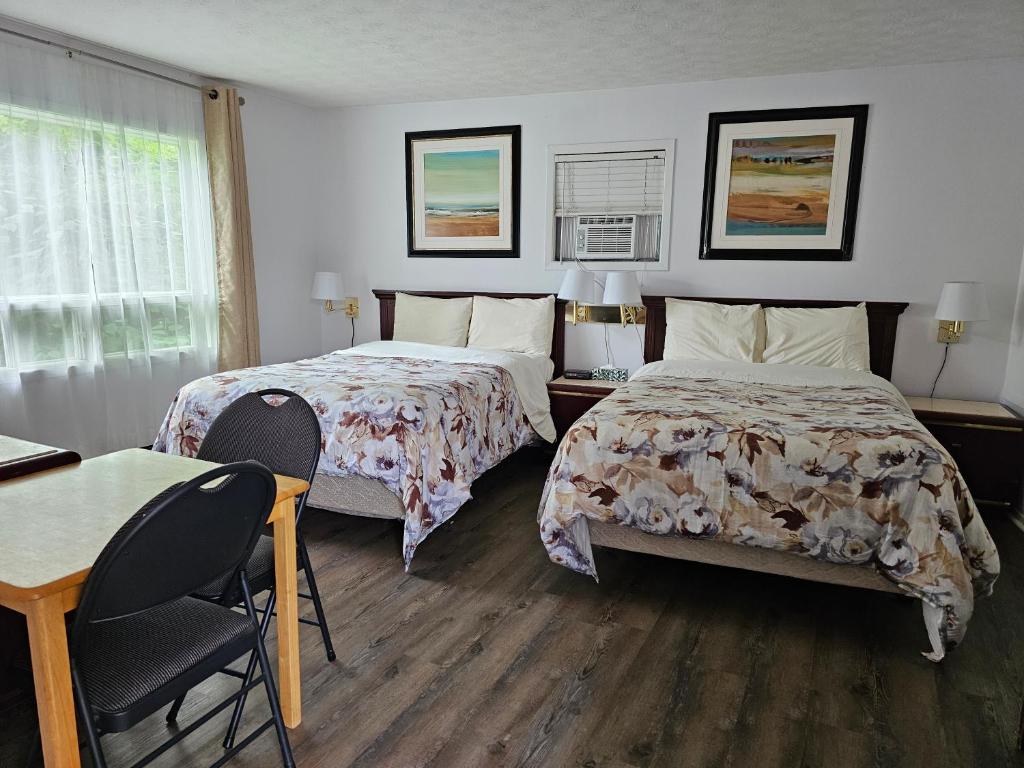 Motel de l'Outlet - Double Room With Two Double Beds
