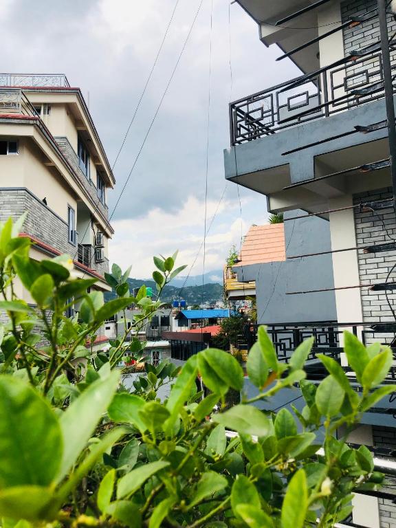 Un balcon sau o terasă la Hotel Aarjan And Restaurant