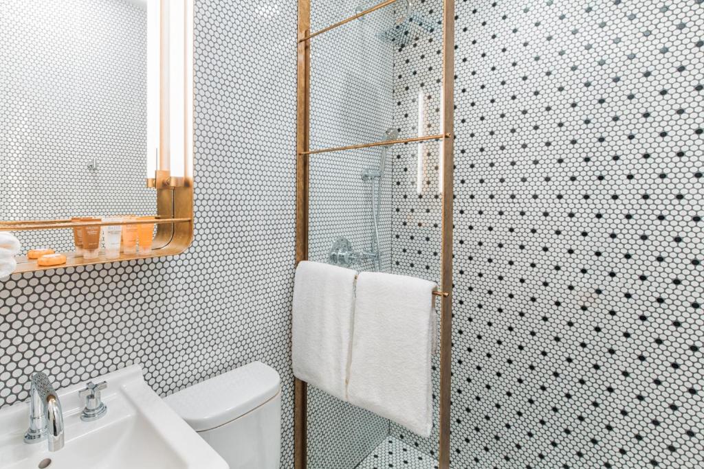 Un baño de Hotel Shocard Broadway, Times Square