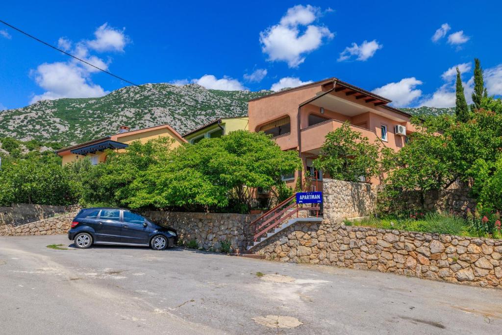 En generel udsigt til bjerge eller udsigt til bjerge taget fra lejligheden