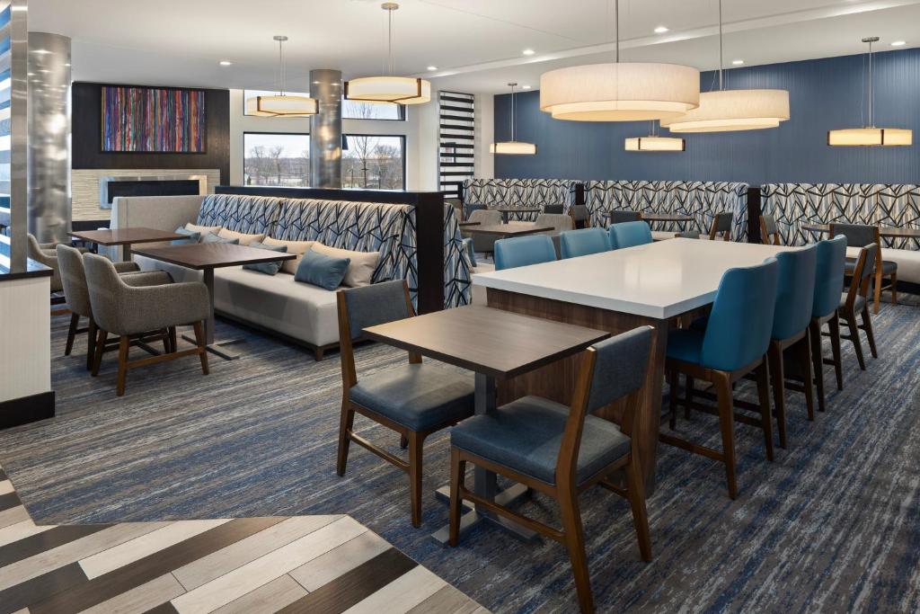 Posezení v ubytování Holiday Inn Express Moline - Quad Cities Area by IHG