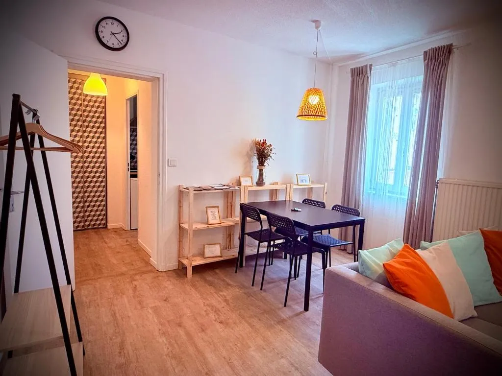 Apartment-NO elevator-Free private parking-Self check in !! Appartement-PAS ascenseur-Parking privé gratuit-Arrivée autonome!!