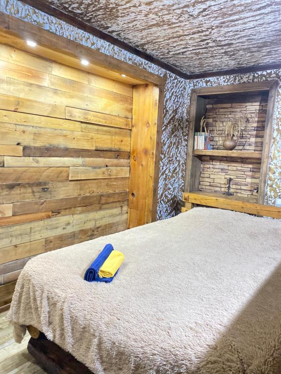 En eller flere senge i et værelse på Xrchit (Խրճիթ)