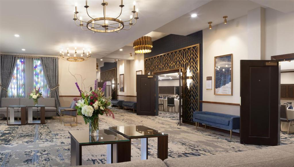 Posezení v ubytování Hotel Royer Urbana Champaign, Tapestry Collection by Hilton