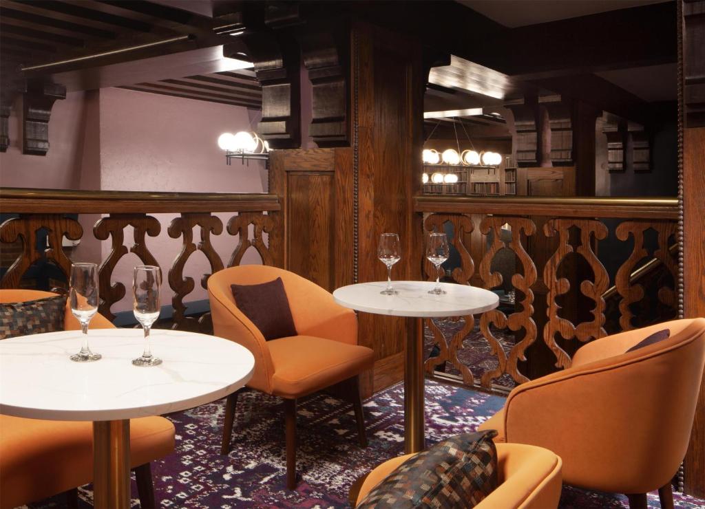 Posezení v ubytování Hotel Royer Urbana Champaign, Tapestry Collection by Hilton