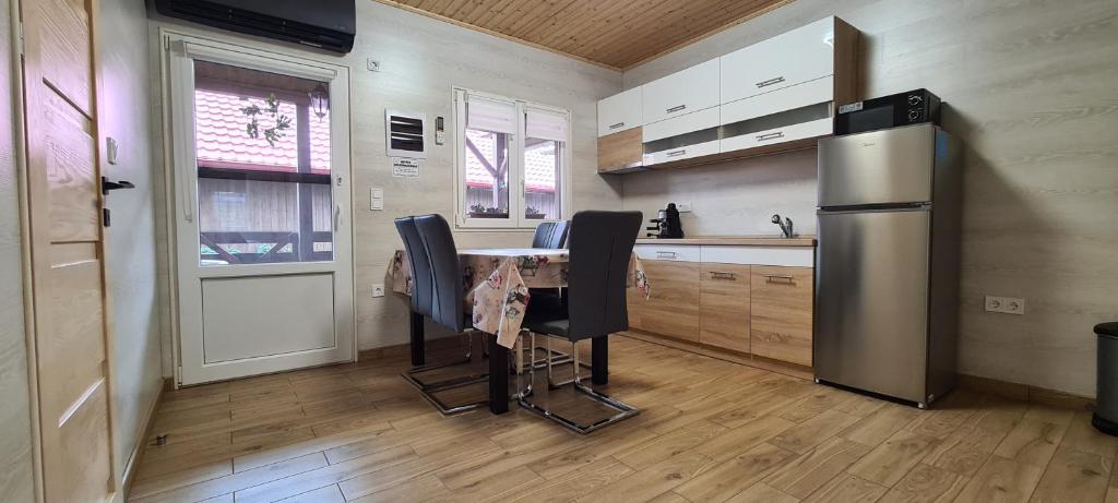 Betyár Apartmanházak Tiszafüred - Standaard Appartement Met Twee Slaapkamers