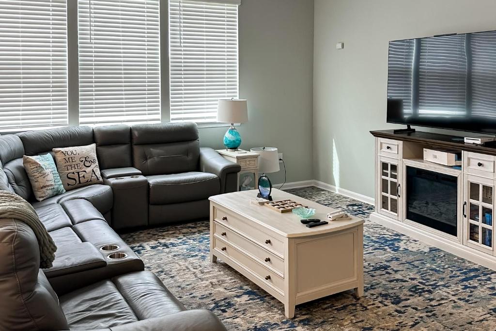 Μια τηλεόραση ή/και κέντρο ψυχαγωγίας στο Millville By The Sea --- 23554 Bonfire Wy