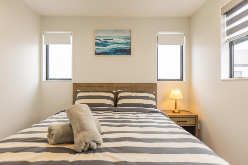 Brand New 3BR Home with Parking - Resim 14