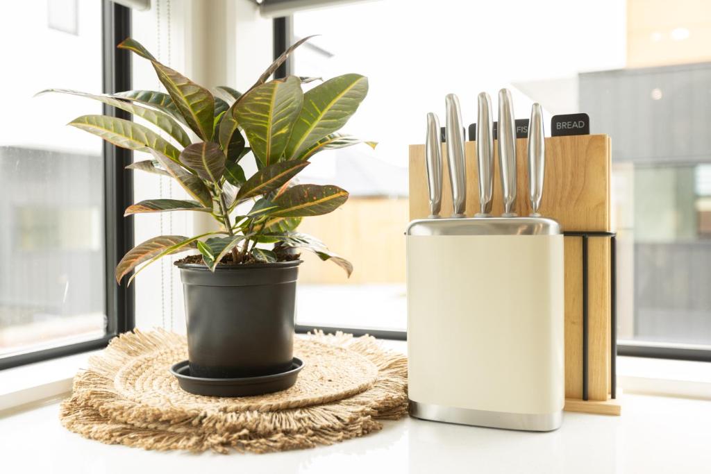 Brand New 3BR Home with Parking - Resim 28