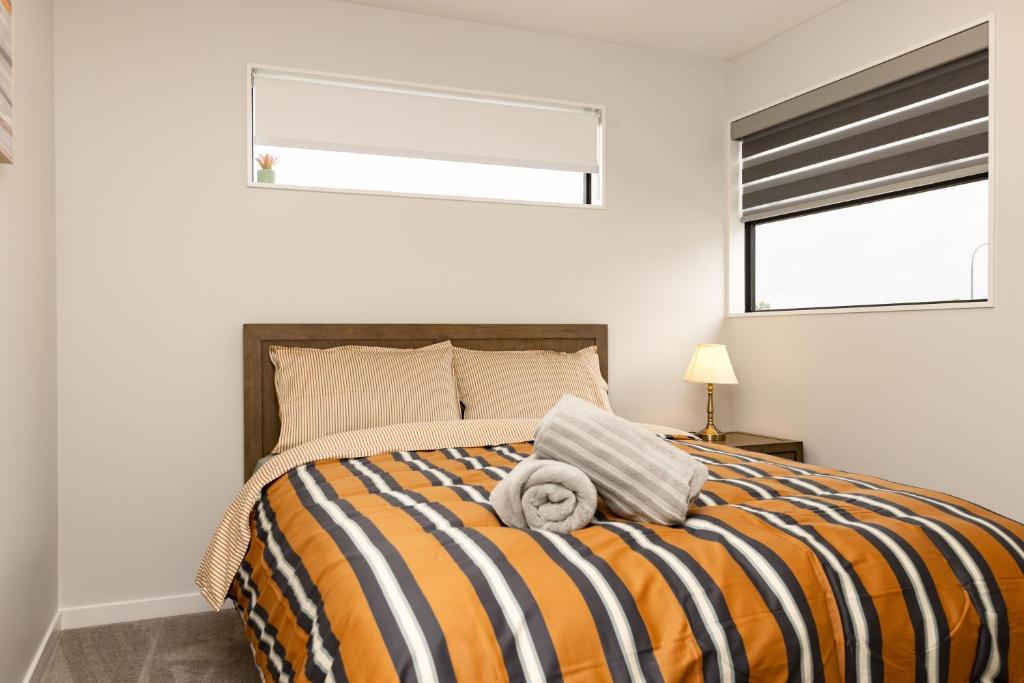 Brand New 3BR Home with Parking - Resim 20