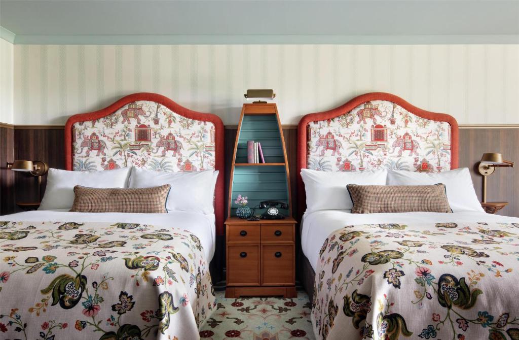 
Graduate Deluxe Double Room with Two Double Beds
