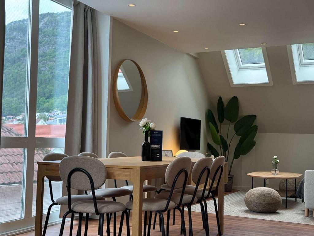 Image showcasing 443 Bergen St Unit Penthouse, Brooklyn, NY 11217 | Zillow