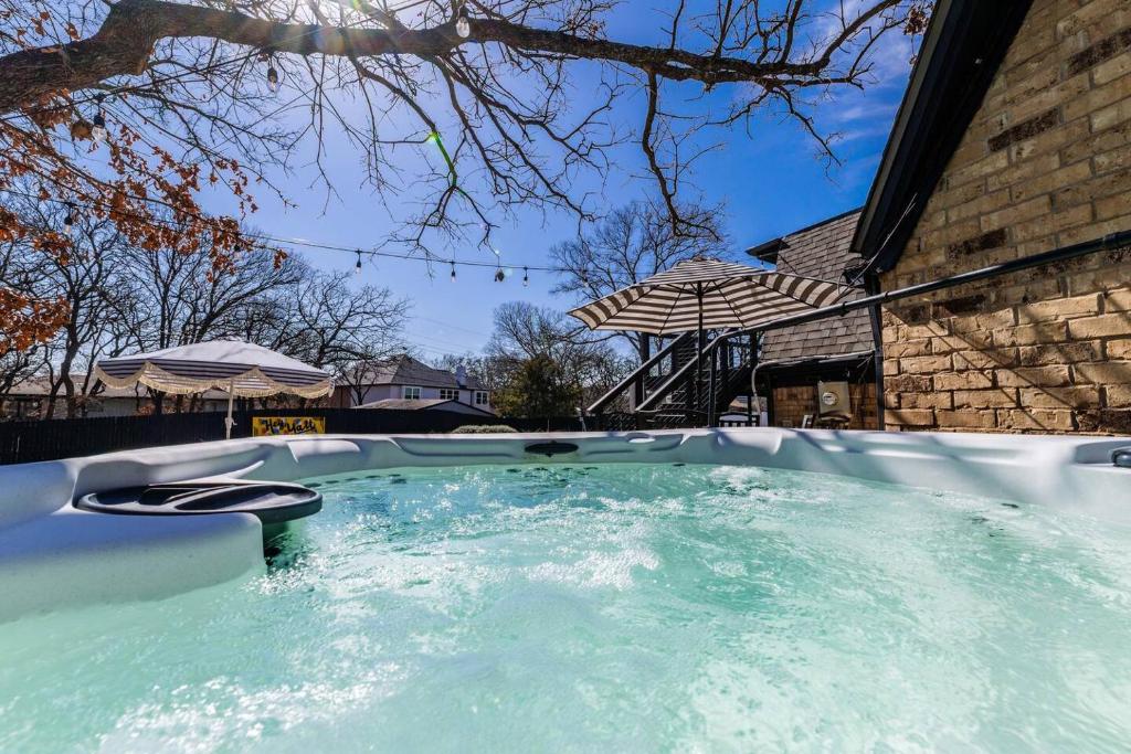 Swimmingpoolen hos eller tæt på Dome Manor 2 Game Rooms, Hot tub & Pool!