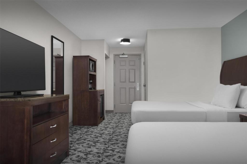 Hilton Garden Inn Denver Highlands Ranch - Queen Room With Two Queen Beds - Hearing Access
