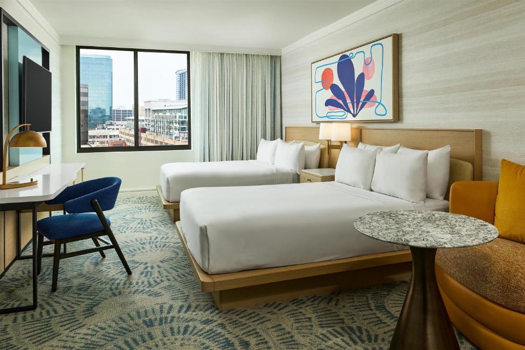The Highland Dallas, Curio Collection by Hilton - 