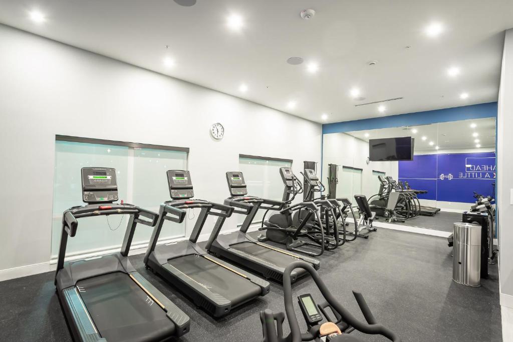 Holiday Inn Express & Suites Waco Downtown by IHG photo