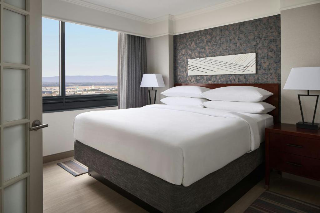 Washington Dulles Marriott Suites photo